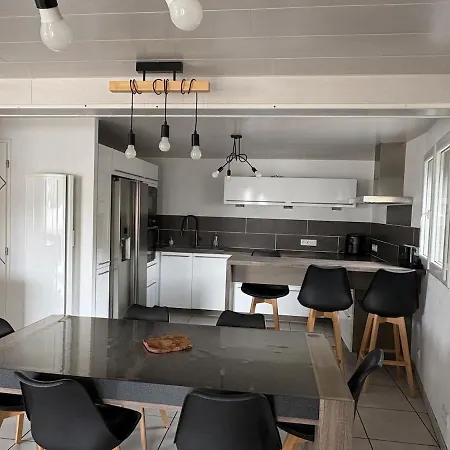 Maison 4 2 Sde Terrasse Et Parking Сasa de vacaciones *